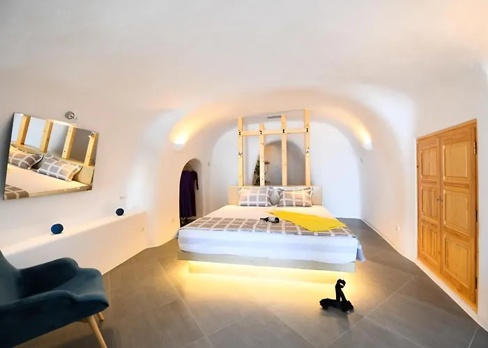 Luxe Efis Sea View 4 & 4 Prive Jacuzzi Imerovígli