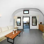 Luxe Efis Sea View 4 & 4 Prive Jacuzzi Imerovigli