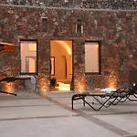 Luxe Efis Sea View 4 & 4 Prive Jacuzzi * Imerovigli