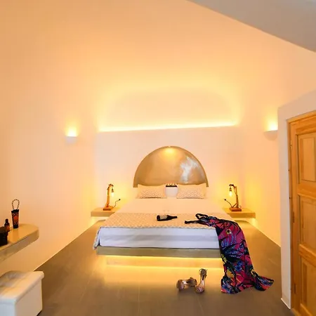 Luxe Efis Sea View 4 & 4 Prive Jacuzzi Imerovígli