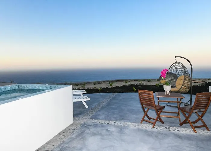 Luxe Efis Sea View 4 & 4 Prive Jacuzzi Villa