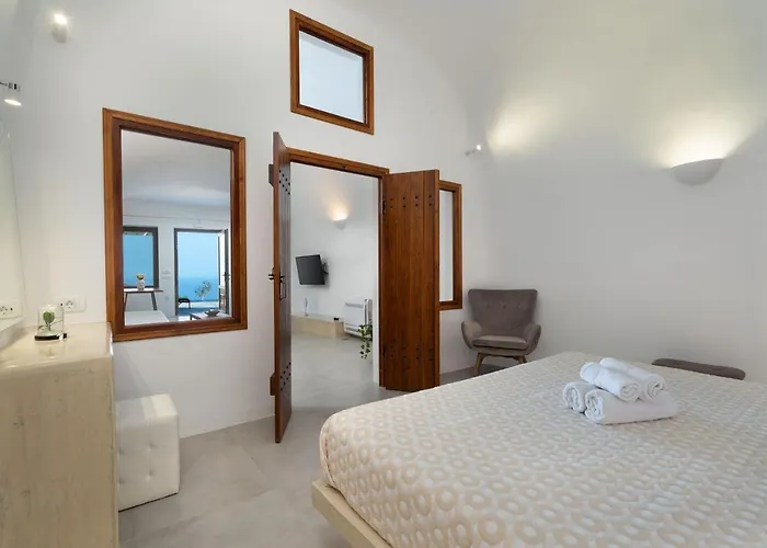 Luxe Efis Sea View 4 & 4 Prive Jacuzzi Villa